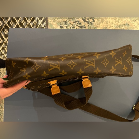 Authentic Louis Vuitton Laptop/Travel Bag - Picture 3 of 4